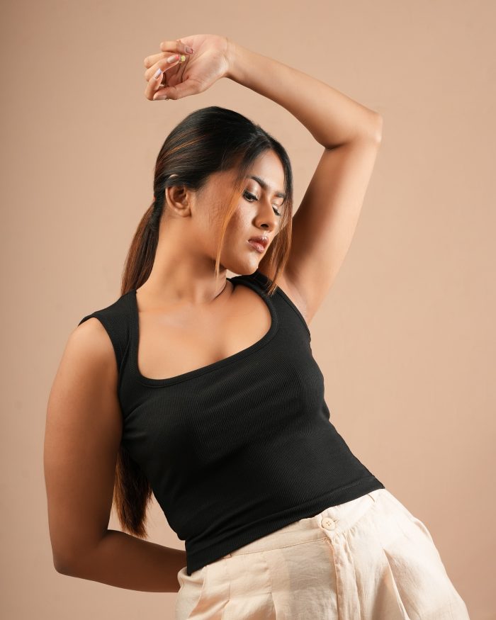 Serene Curve Neckline Top – Black