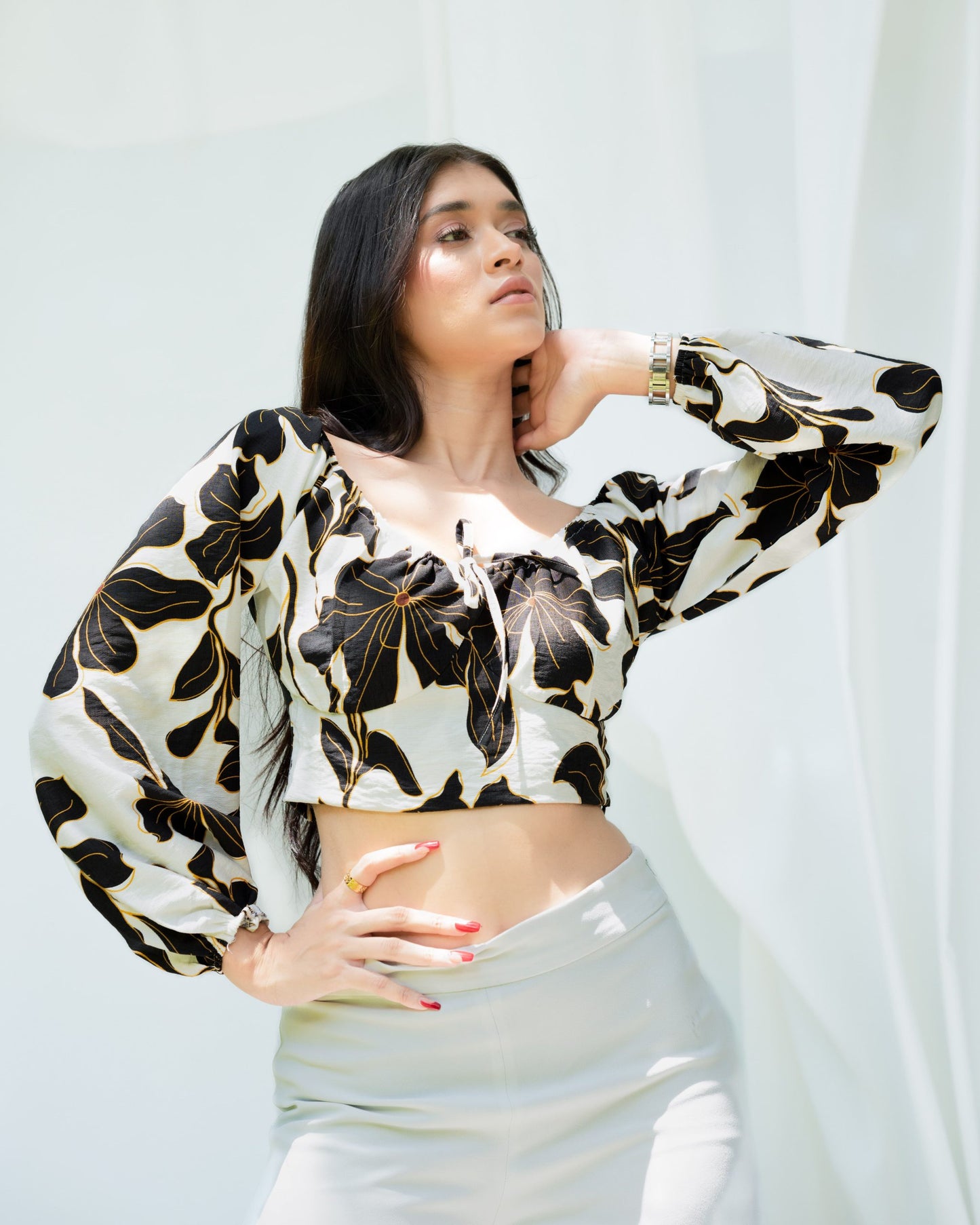 Bella Blouse – Black Floral
