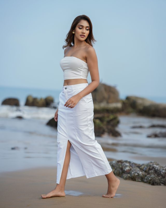 Loara Midi Skirt – White